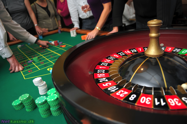 Casinospillere ved rouletten